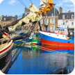 Bateaux colorés dans le port de Paimpol.